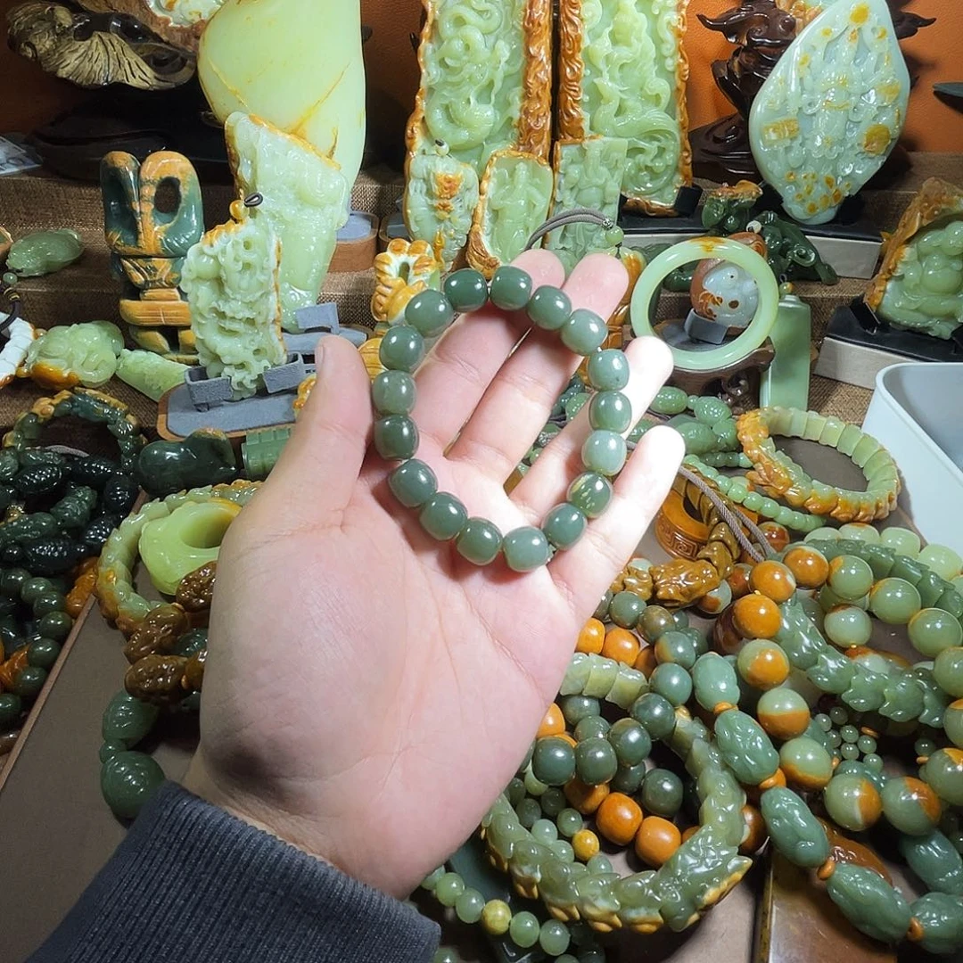 透闪石质玉未镶嵌珠宝奇石