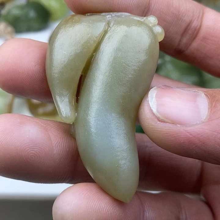 和田玉（糖玉）未镶嵌颈饰