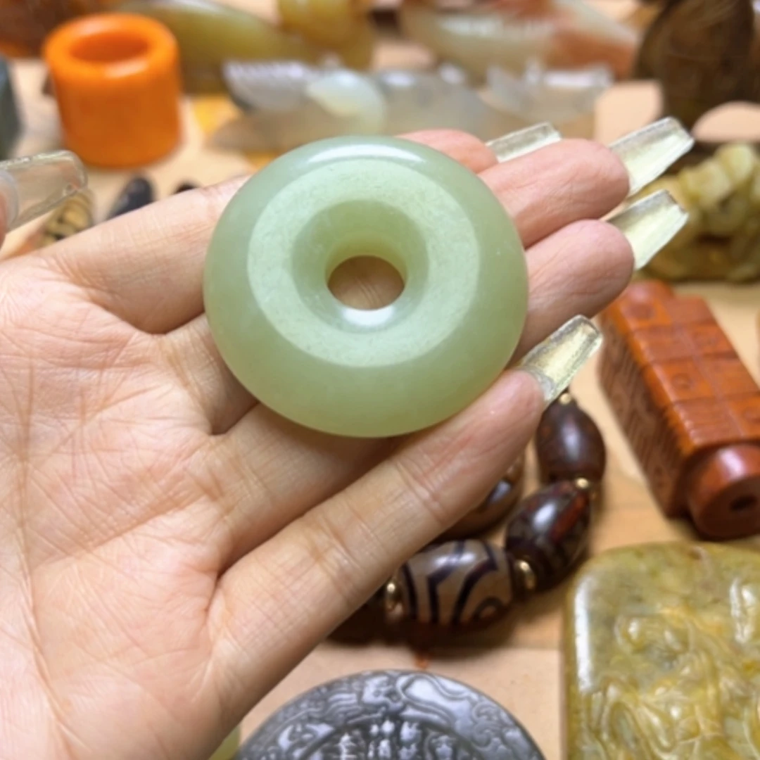 【闪购商品】蛇纹石玉颈饰未镶嵌