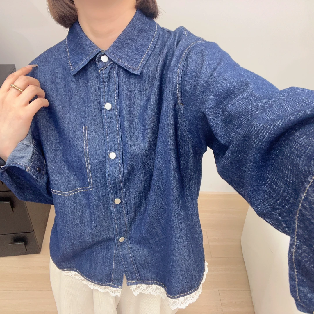 欧版蕾丝花边拼接翻领牛仔衬衫