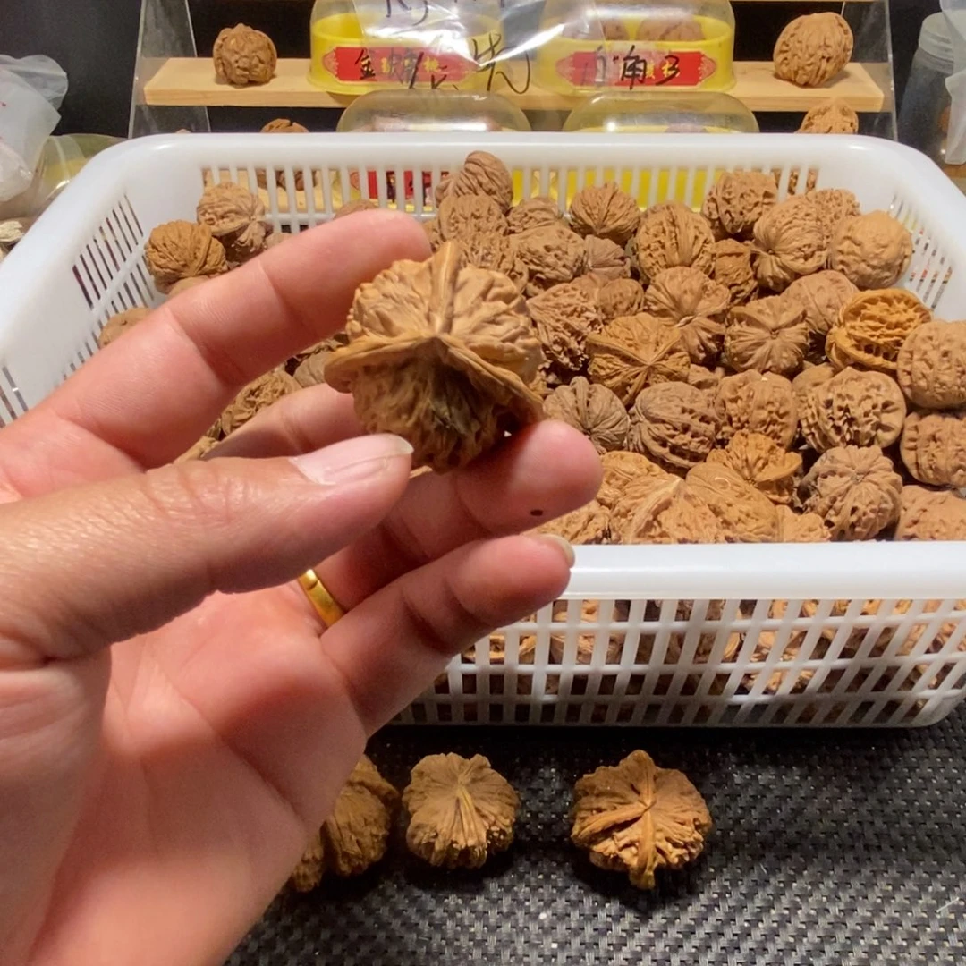 Q***T文玩核桃吊坠核桃异形单只异形