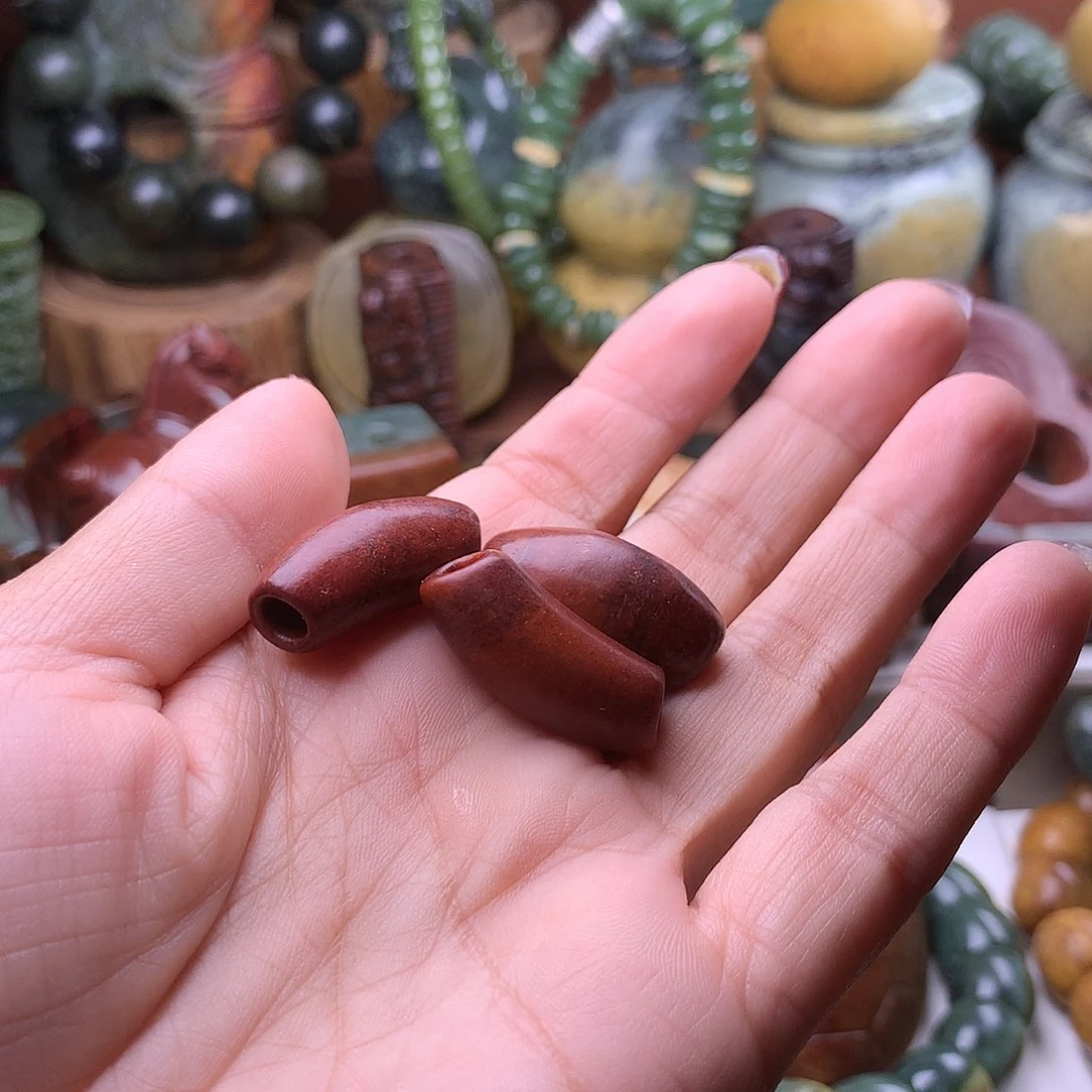 你***生岫岩河磨玉（透闪石质玉）未镶嵌手链