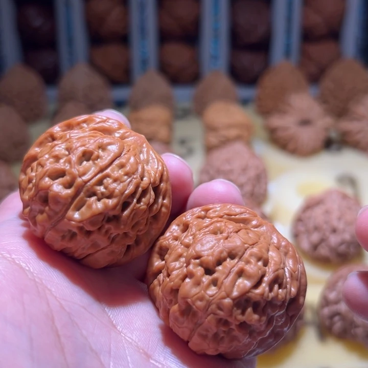 文玩核桃吊坠莲花40