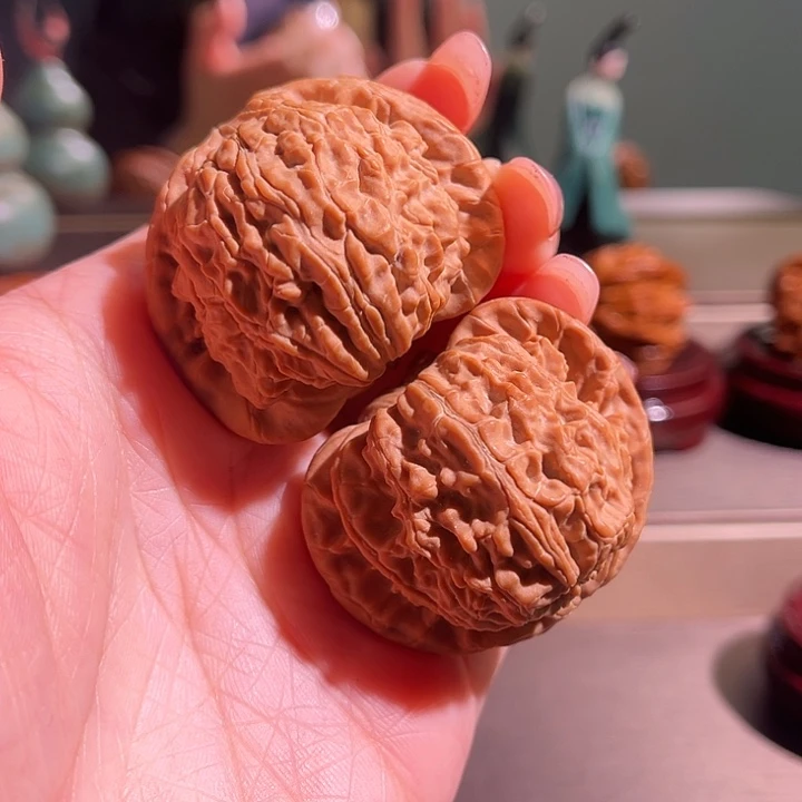 J***z文玩核桃把件白狮子