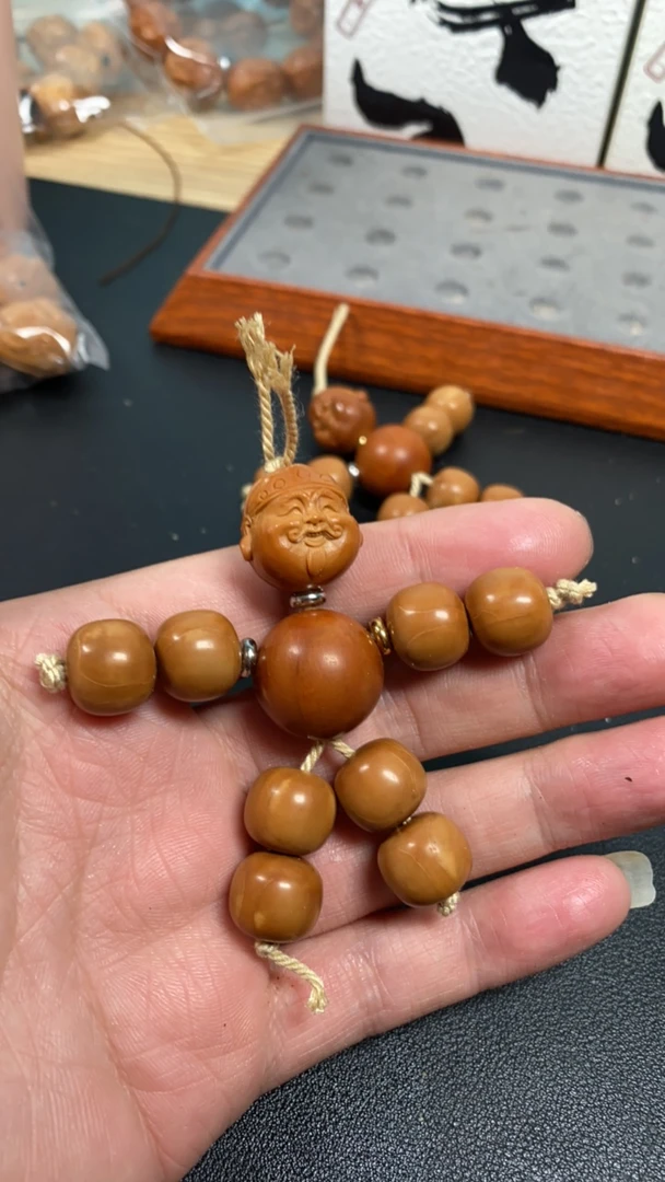 橄榄哥小财神男女同款橄榄核