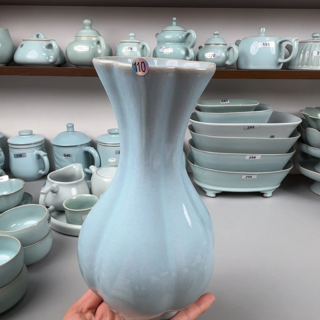 摆件陶汝瓷海棠瓶圈足烧天青釉微瑕孤品特价110