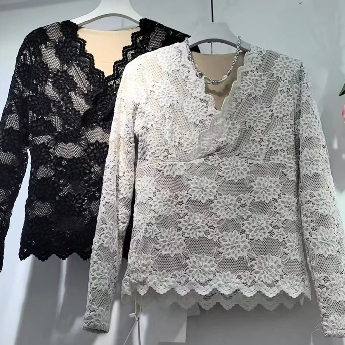 秋冬V领磨毛加绒性感百搭显瘦蕾丝打底衫