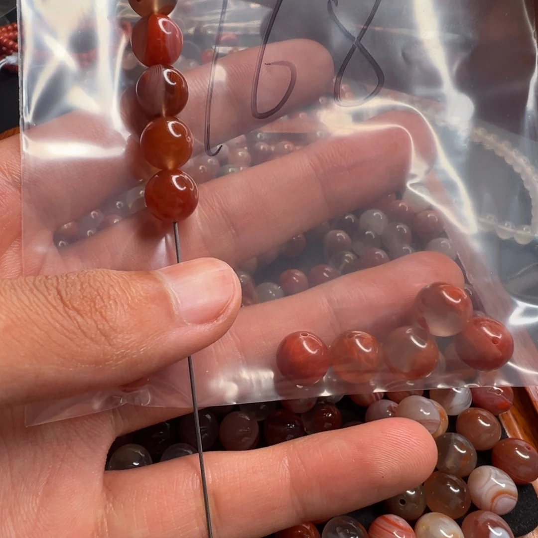 自***萨南红玛瑙未镶嵌配饰168号南红散珠9.5+多样性发一份