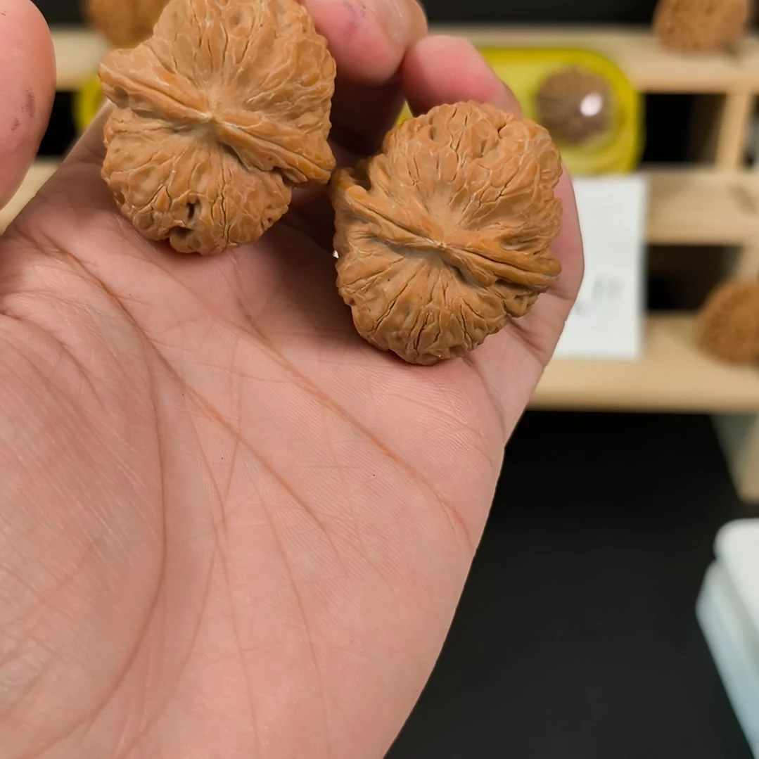 康***好吊坠文玩核桃37元宝有水尖