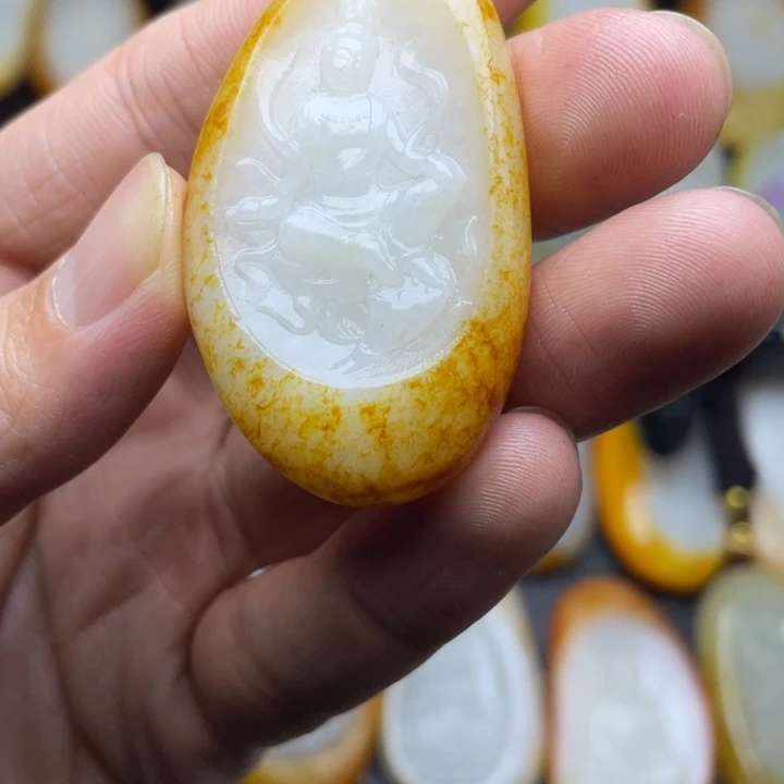 【闪购商品】颈饰未镶嵌和田玉