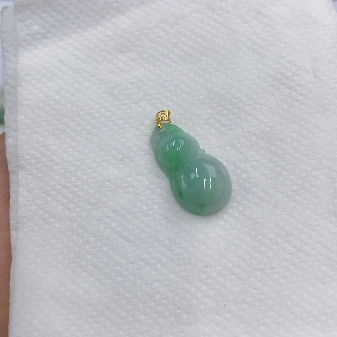 翡翠18K金镶嵌颈饰翡翠