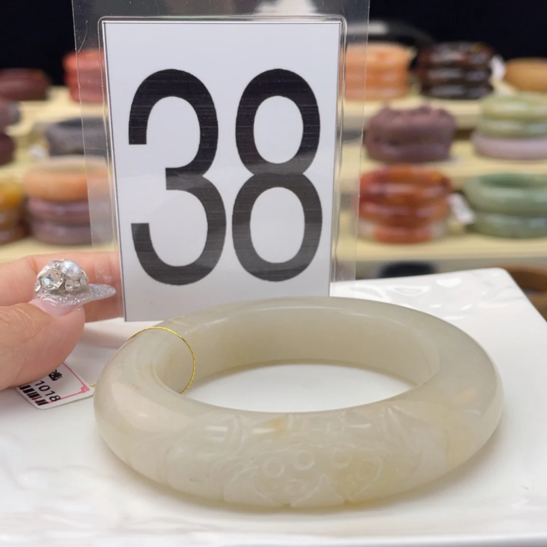 【闪购商品】石英质玉手镯未镶嵌