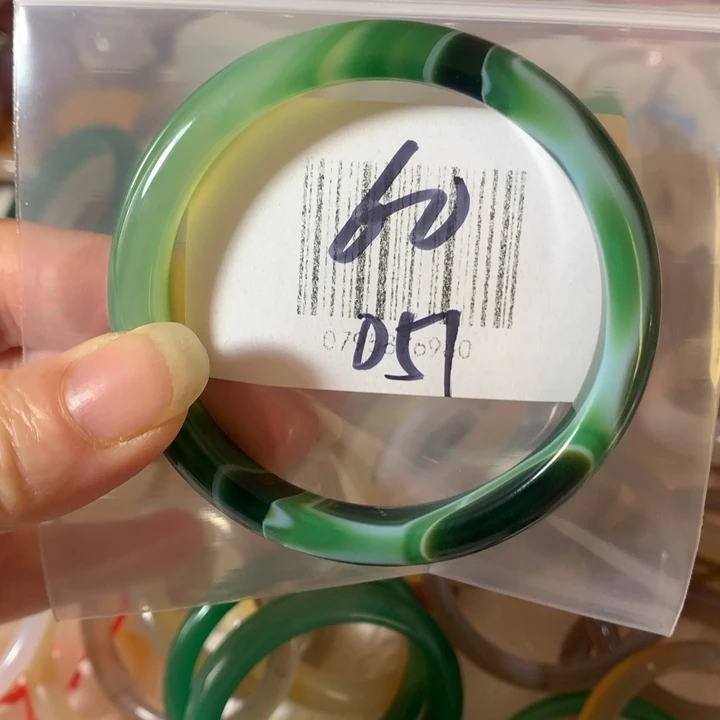 玛瑙/玉髓手镯未镶嵌60