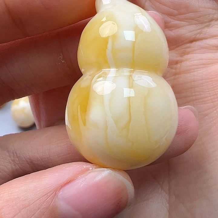 蜜蜡未镶嵌珠宝奇石
