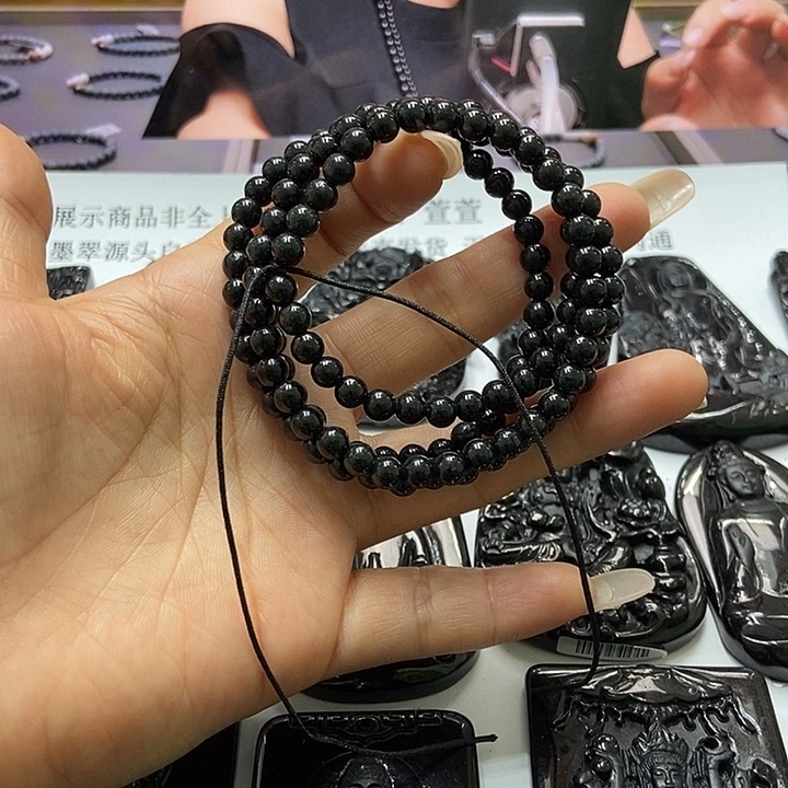 翡翠未镶嵌吊坠(不含链)卡5左右