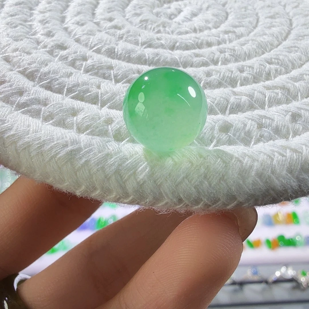 翡翠未镶嵌颈饰卡12