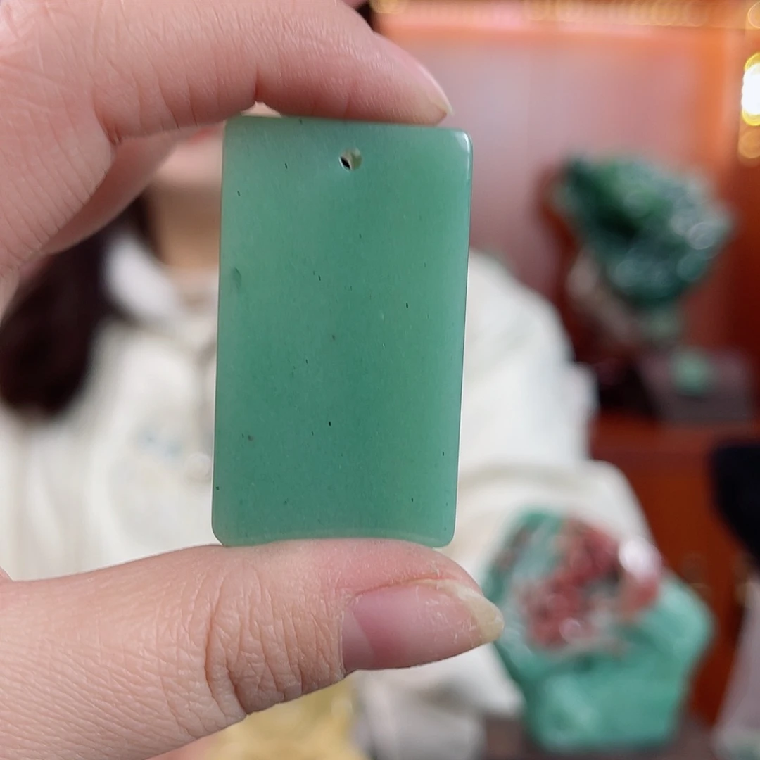 密玉（石英质玉）颈饰未镶嵌