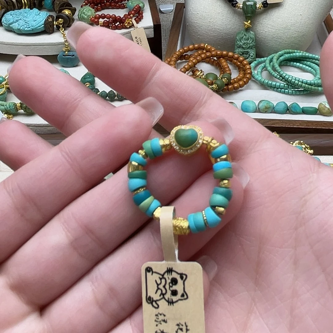 绿松石18K金镶嵌雕刻件心意