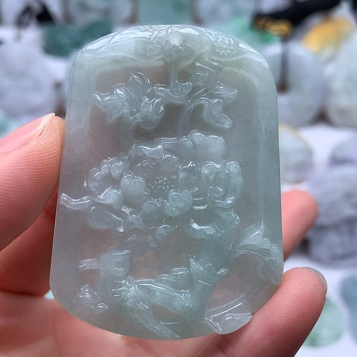 翡翠未镶嵌颈饰花开富贵福利