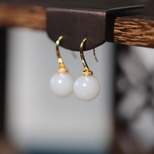 新疆和田玉12mm圆珠耳环耳坠18K金简单大气日常百搭精致