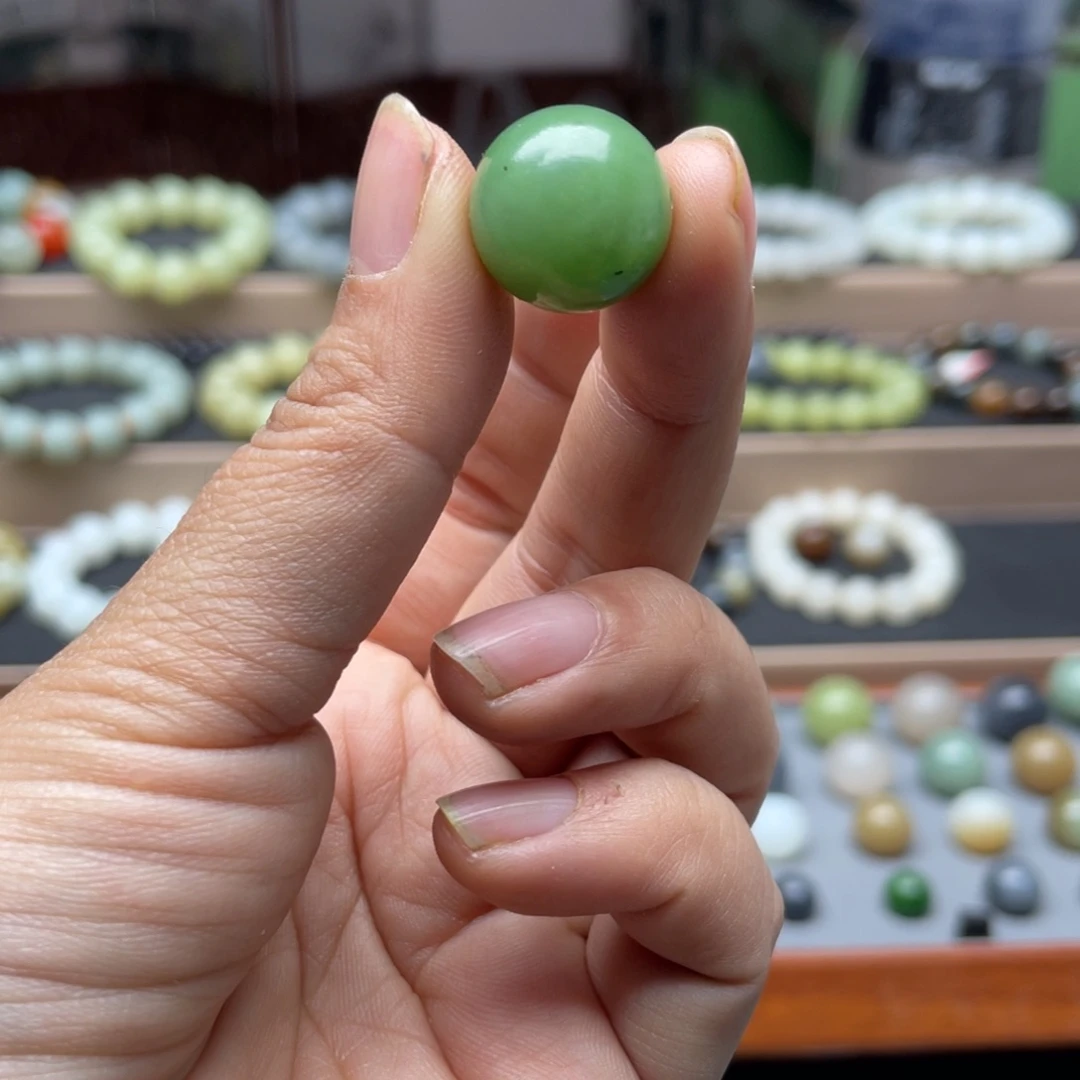 和田玉（碧玉）单珠16未镶嵌苹果绿