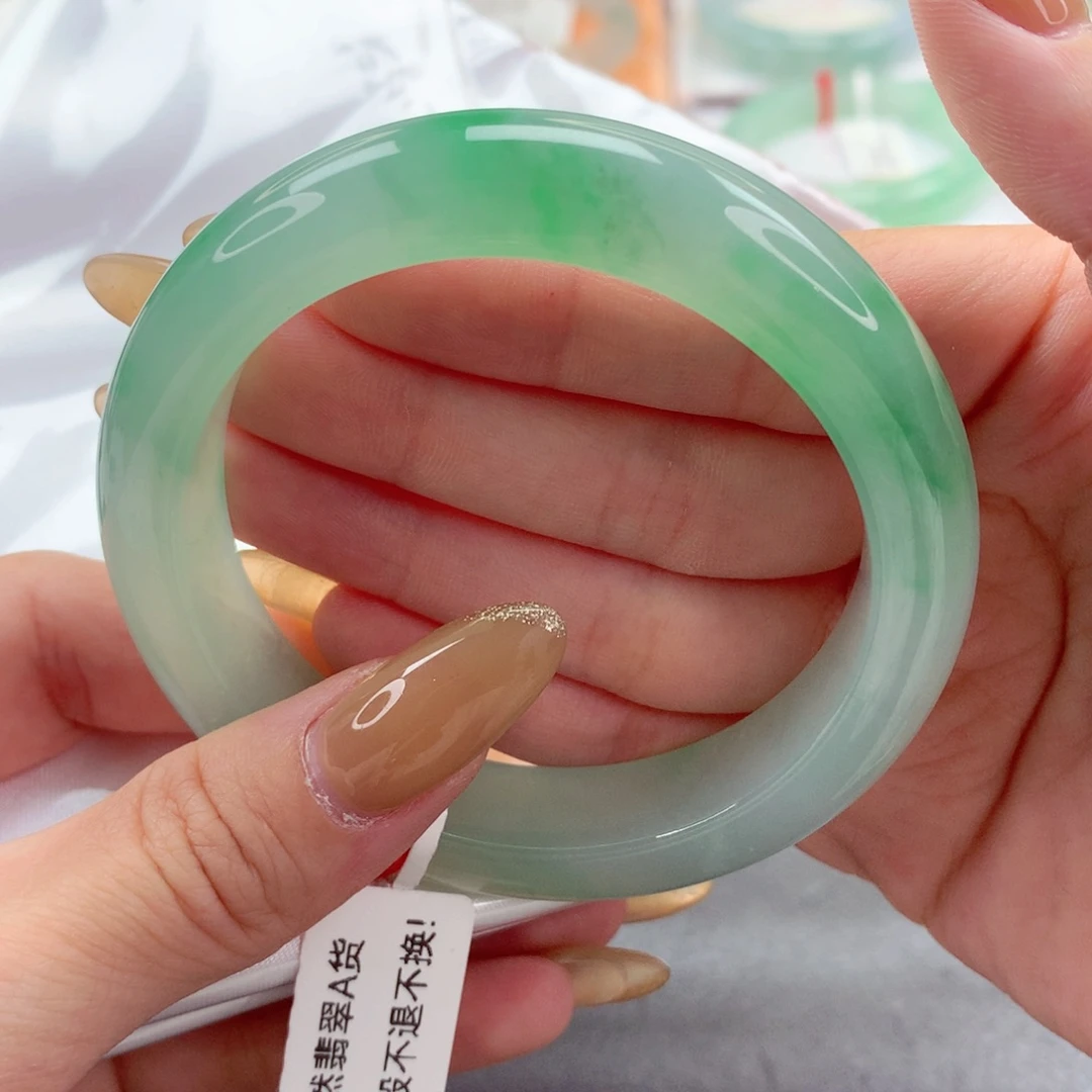 未镶嵌手镯翡翠9906色感在线 肉装细腻