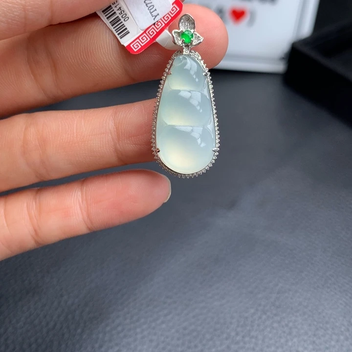 吊坠(不含链)18K金镶嵌翡翠