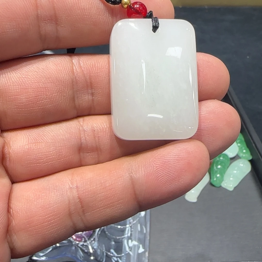 玛瑙/玉髓未镶嵌颈饰天山翠无事牌多样性发一