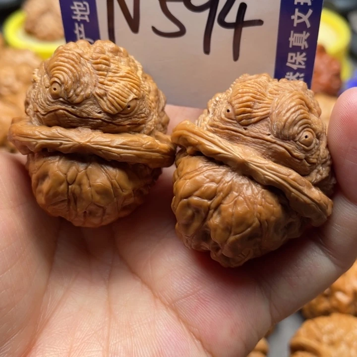 桃核把件雕刻金蟾38尺