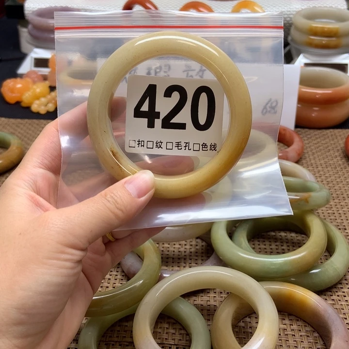 石英质玉手镯未镶嵌汐**咪