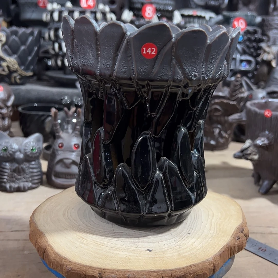 142号，微瑕，双层镂空，内口12.5外高16