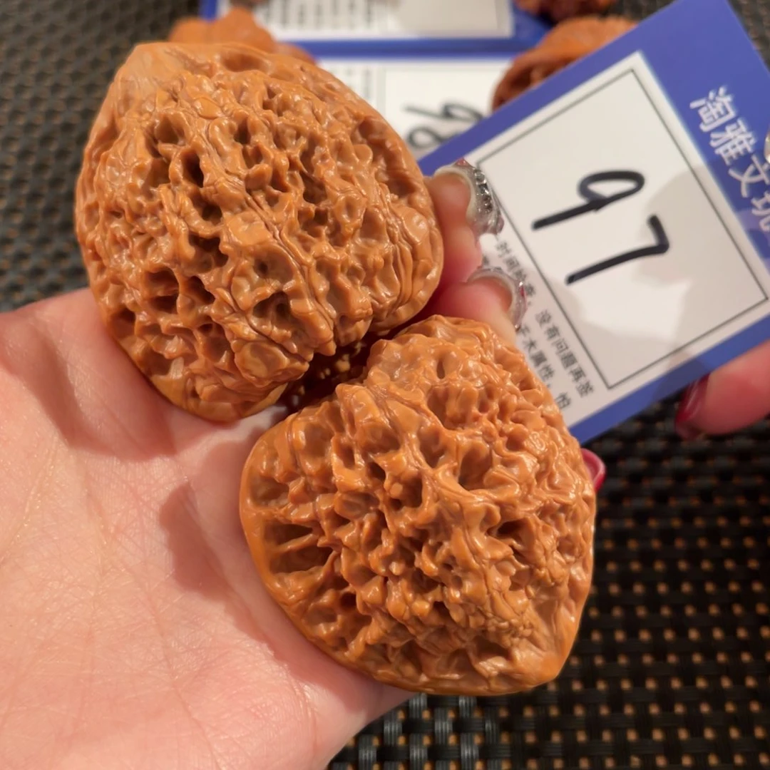 文玩核桃把件97号46尺官帽