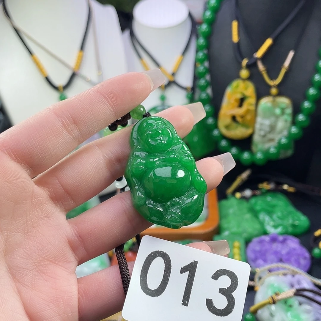 翡翠未镶嵌吊坠(赠链)
