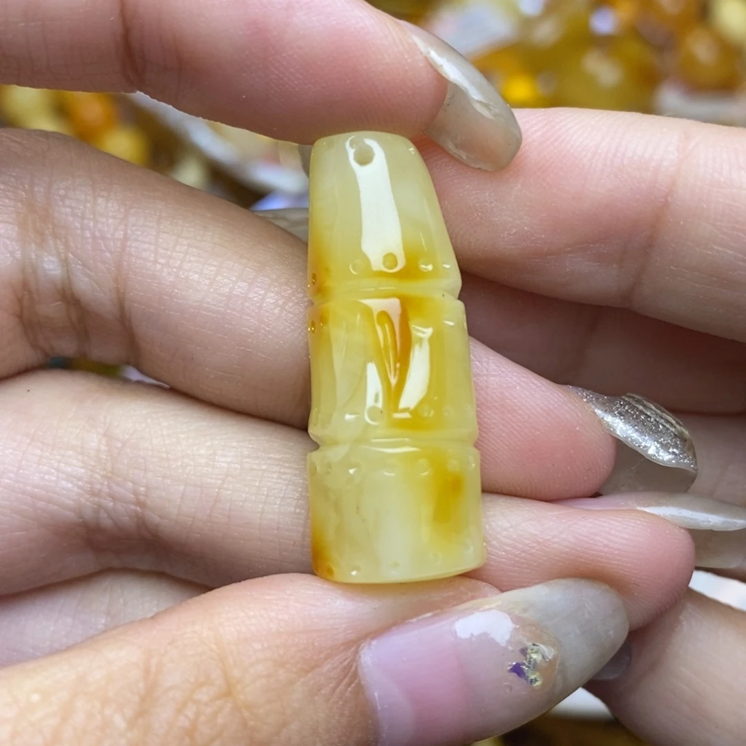 未镶嵌琥珀珠宝奇石
