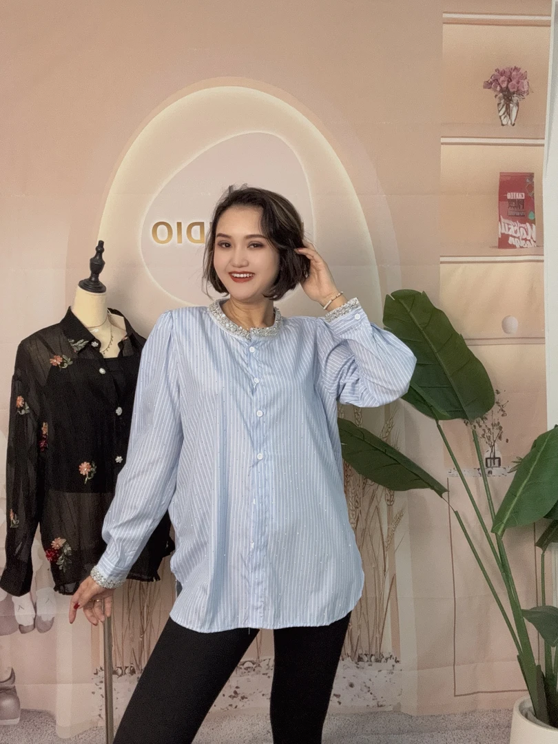 高端镶钻名媛衬衫2025春天新品竖条纹免熨烫有档次上衣洋气