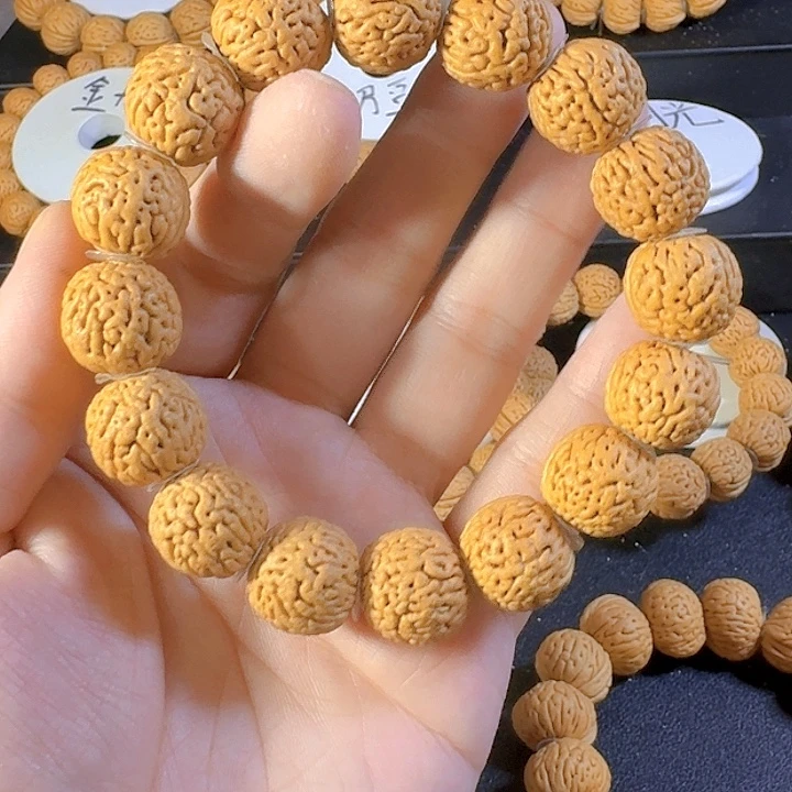 一***好吊坠桃核小肌肉桃核手串