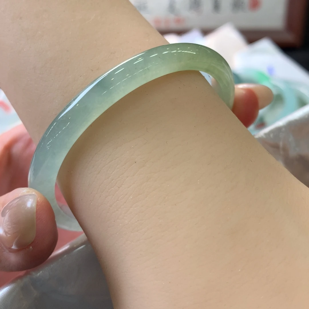 翡翠未镶嵌手镯天然Ａ货翡翠53贵妃