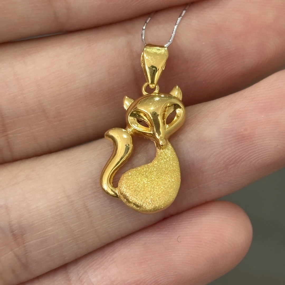 一只狐狸吊坠足金999