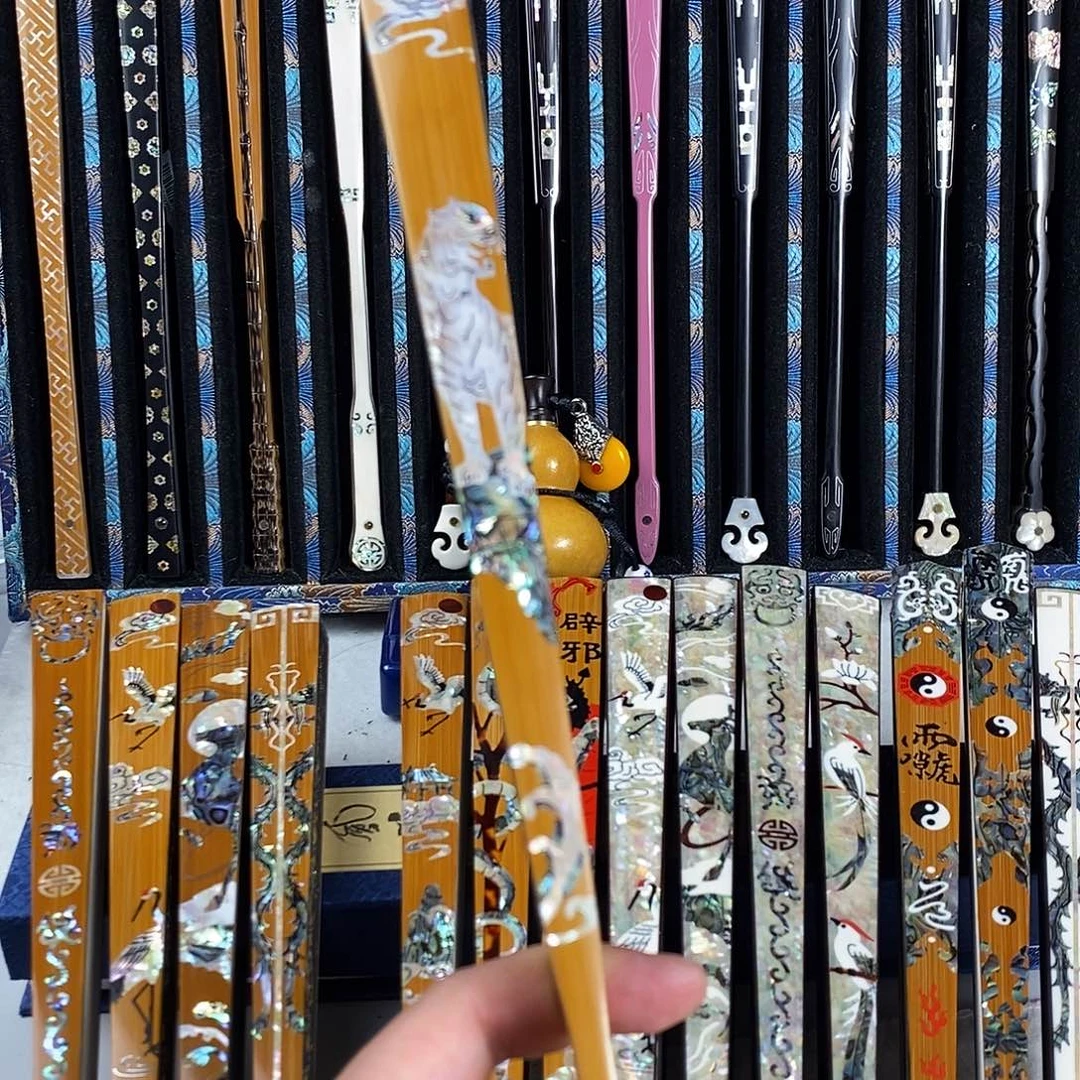 扇子手工制作工艺精湛