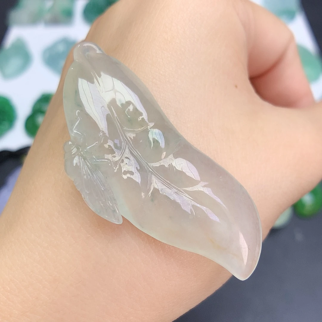 翡翠未镶嵌颈饰叶子
