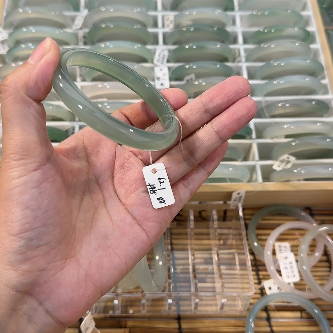 手镯玛瑙/玉髓未镶嵌圈口62.1