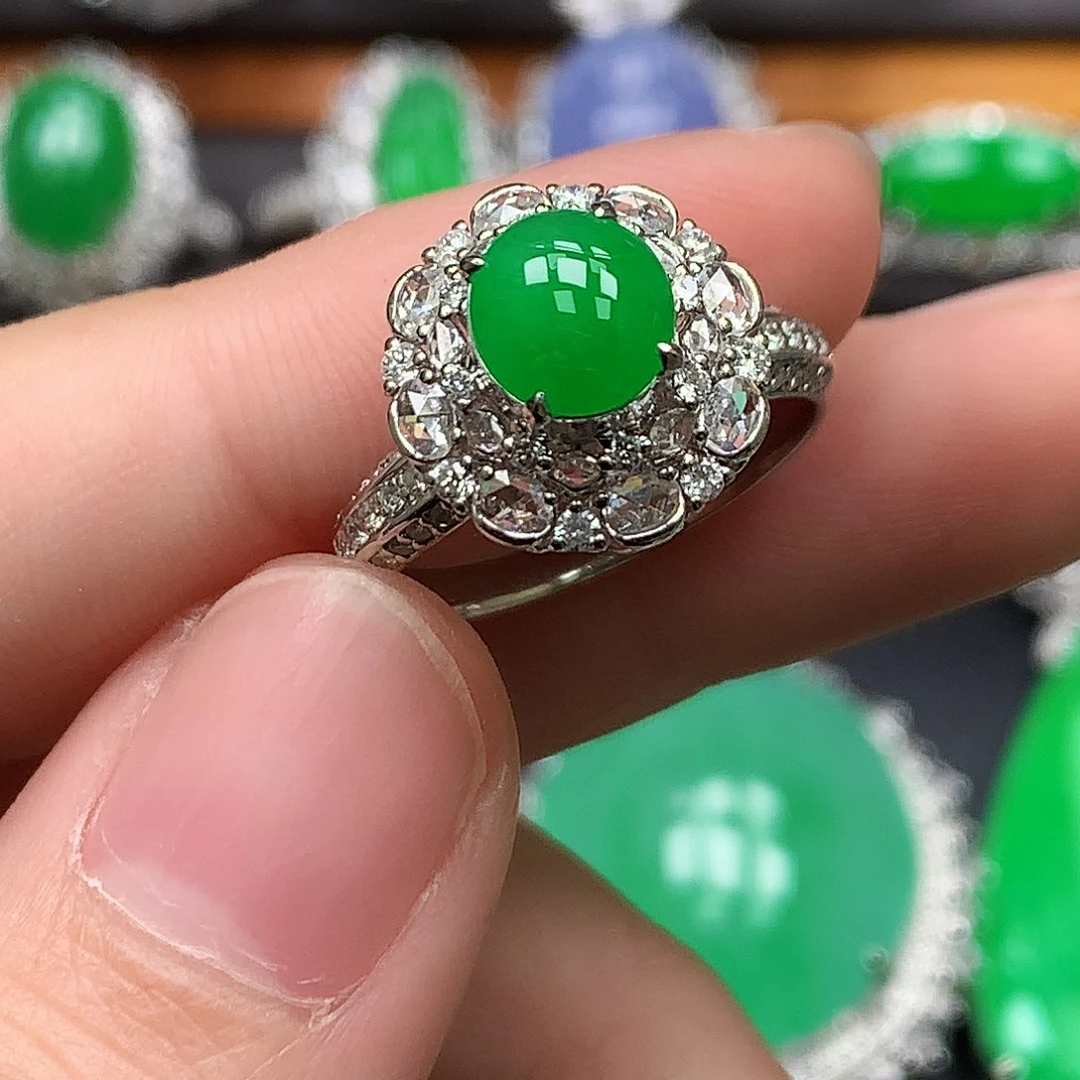 翡翠18K金镶嵌戒指