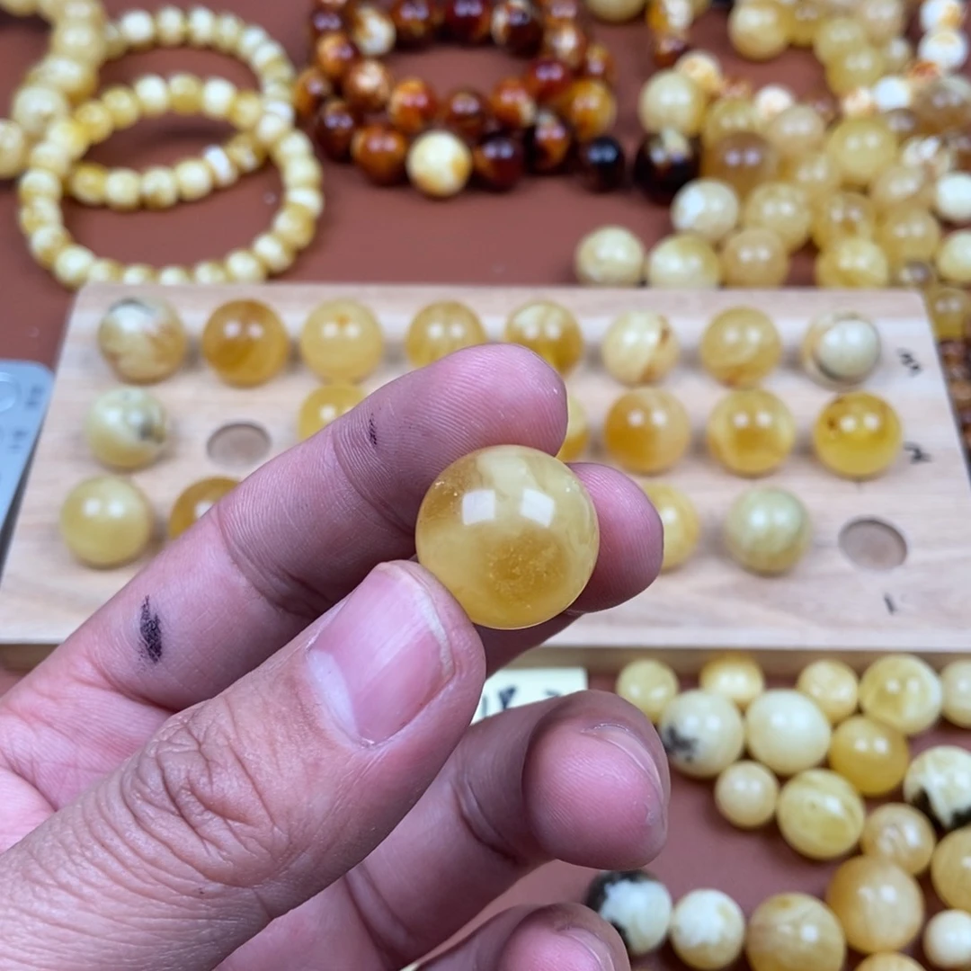 蜜蜡裸石未镶嵌中****荣蜜蜡