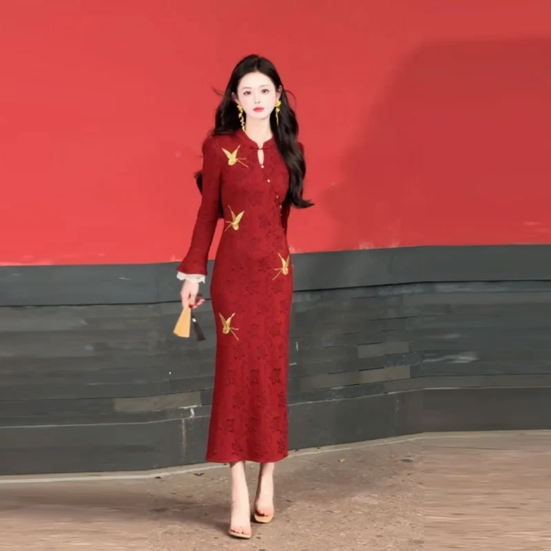 新中式国风改良旗袍连衣裙温柔风高级感红色修身包臀长裙2026冬季