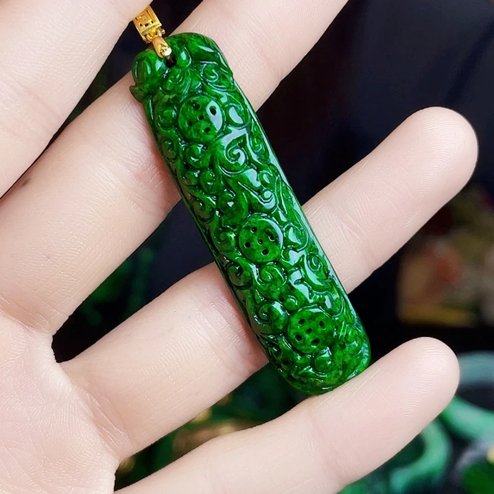 翡翠18K金镶嵌颈饰多样性