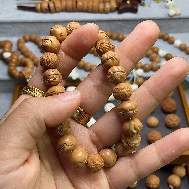 手串桃核四*泡泡马特