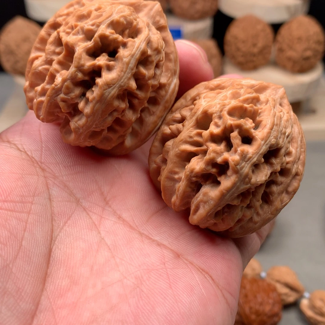 吊坠桃核三羊骨粗筋