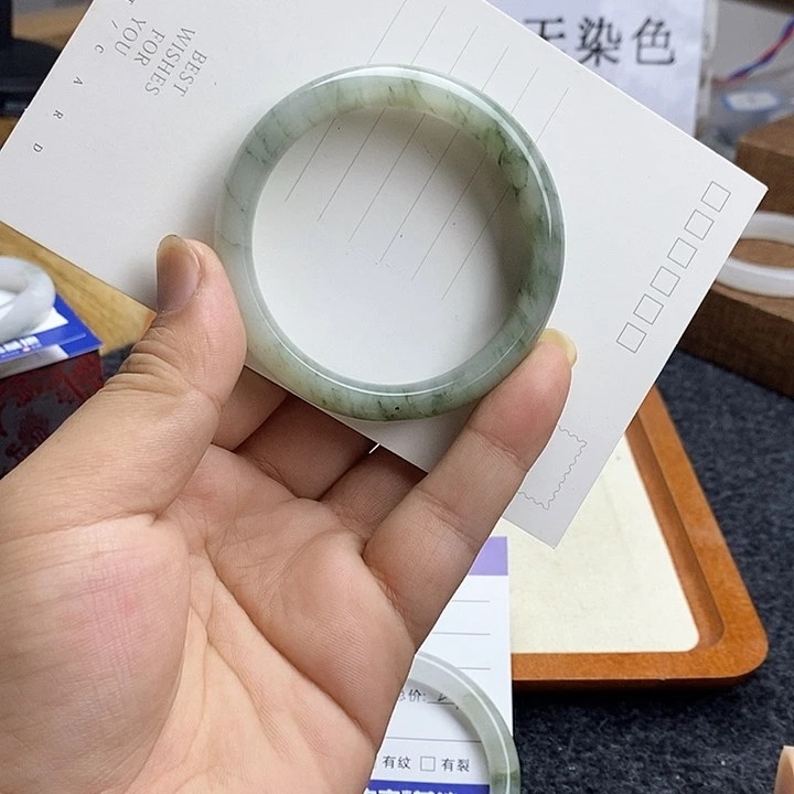 石英质玉未镶嵌手镯3029