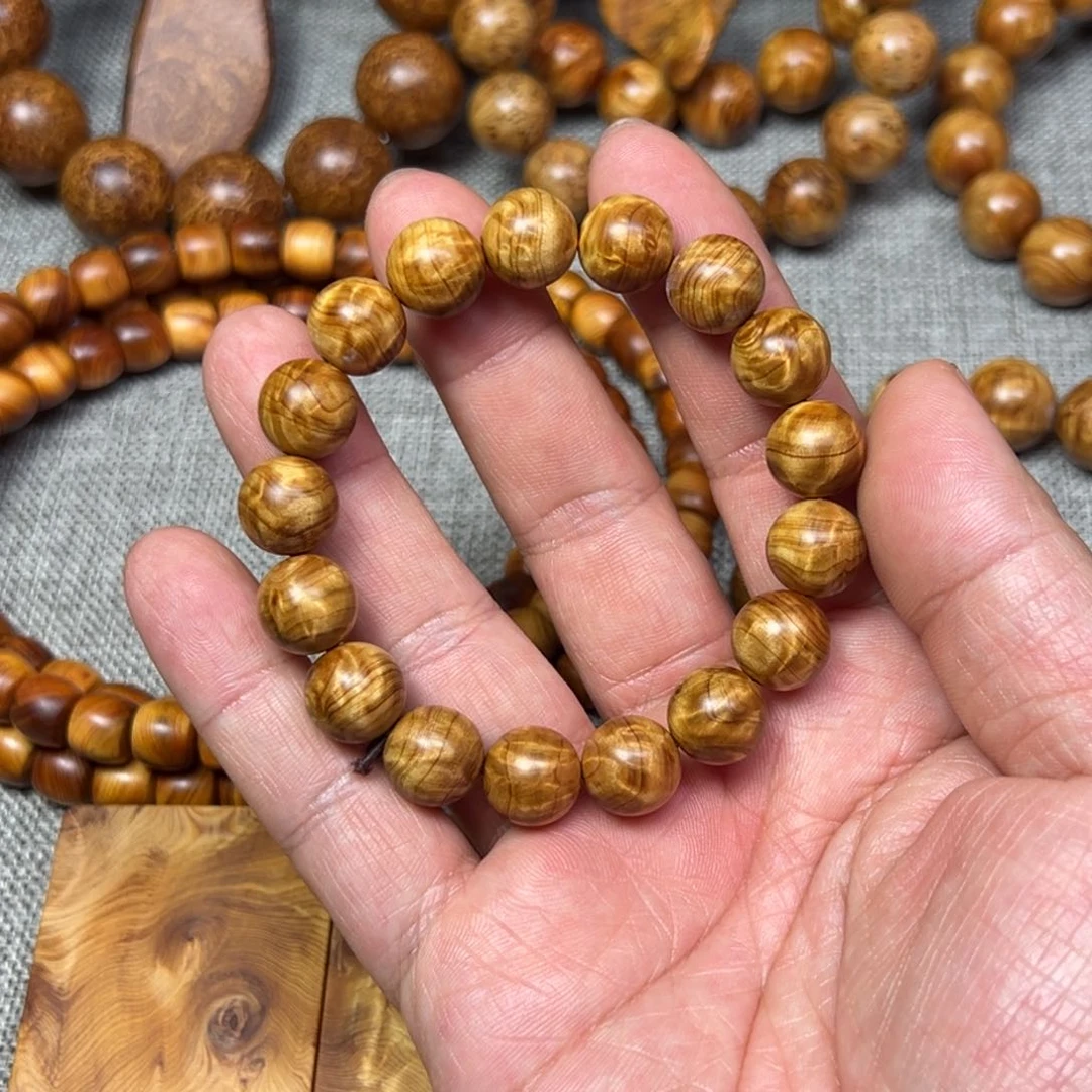 柏木（崖柏）王****）1.2龙胆闪