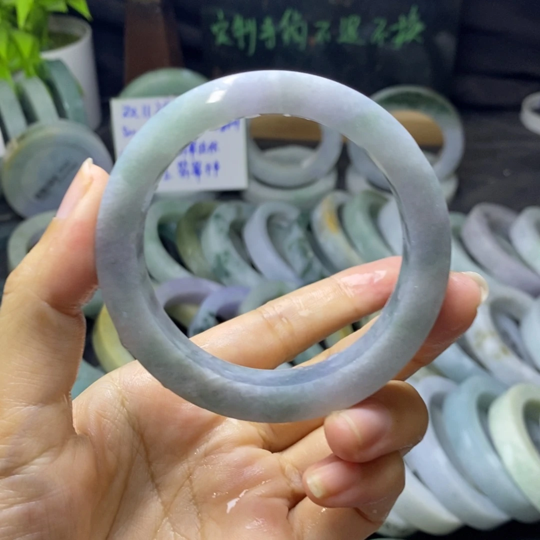 定制翡翠未镶嵌手镯